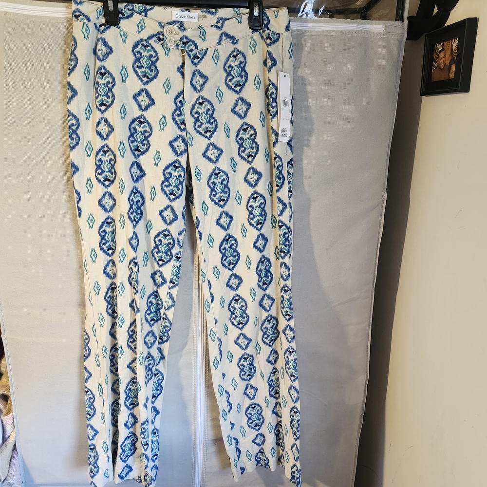 Calvin Klein Beige and Blue Patterned Garment